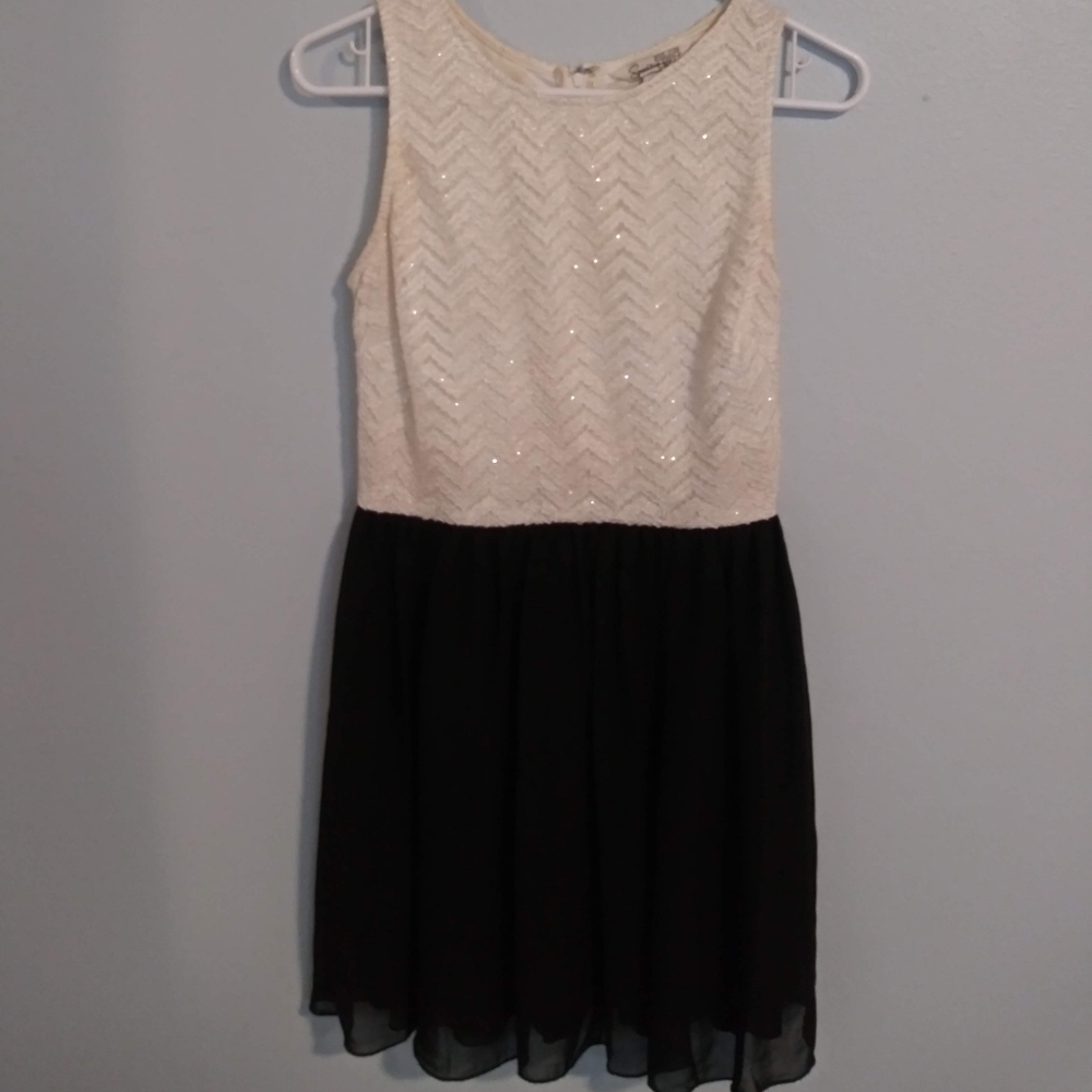 Black and white formal dress! Sparkles on the top